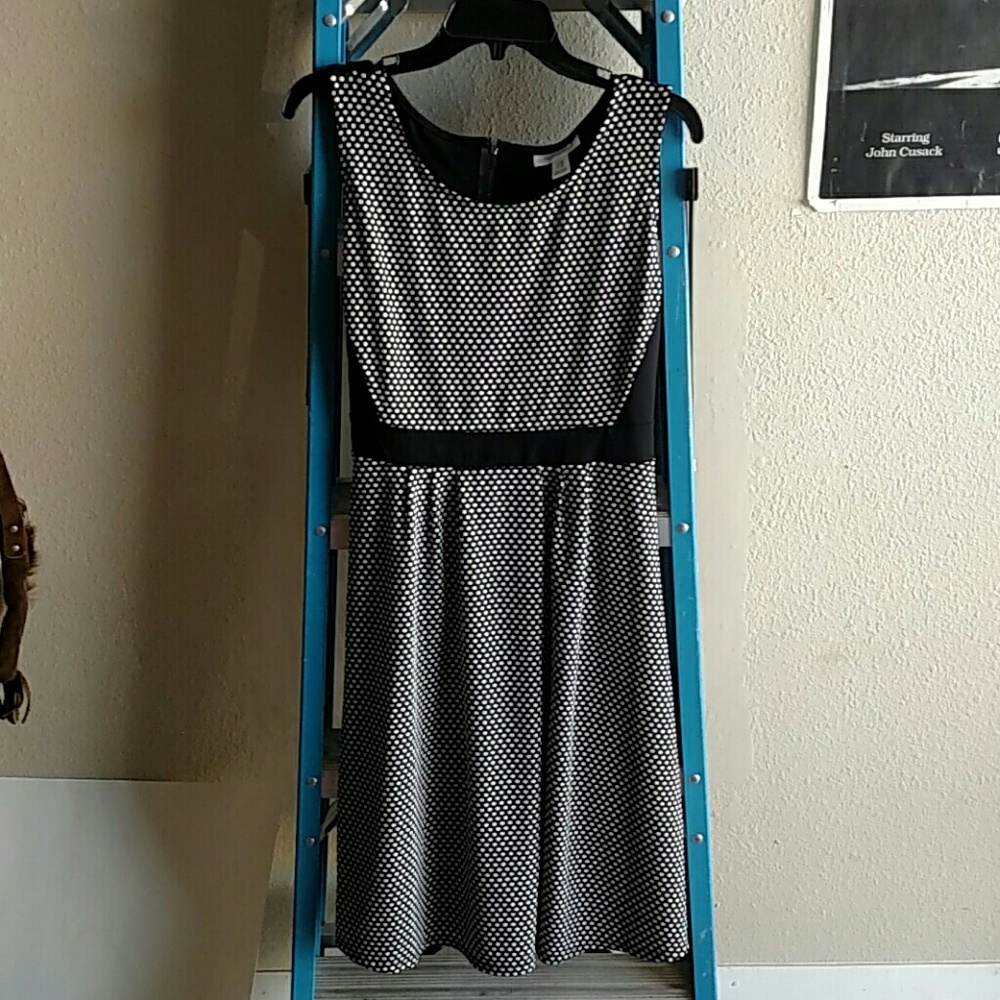 Classy maternity dress